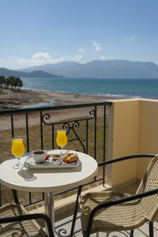 Mesogios Beach Korfalonas Bilik gambar